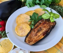 pečené lilky s vegan fetou a bylinkovou polentou