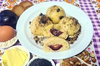 kynute_spaldove_svestkove_knedliky_sypane_makem_apernikem