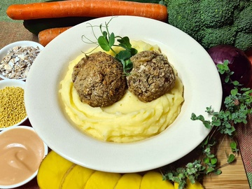 brokolicové karbanátky s bramborovo batátovým pyré