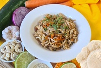 vegan pad thai s korálovcem