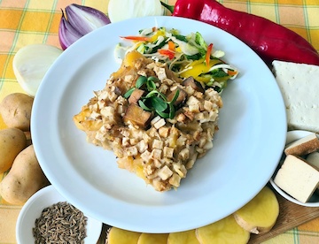 zapecene brambory_s uzenym tofu a fetou