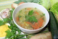 zeleninova_polevka_s_kukuricnym_kuskusem