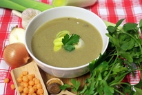 porkova_kremova_polevka_s_lusteninovymi_nudlickami