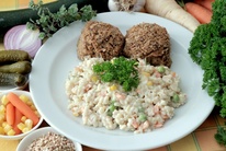 pohankove_karbanatky_s_bulgurovym_salatem