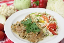 zapecene_fleky_v_syrove_omacce_salat