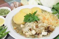 hrachova_kase_s_marinovanym_tofu_polenta_salat_z_kys.zeli