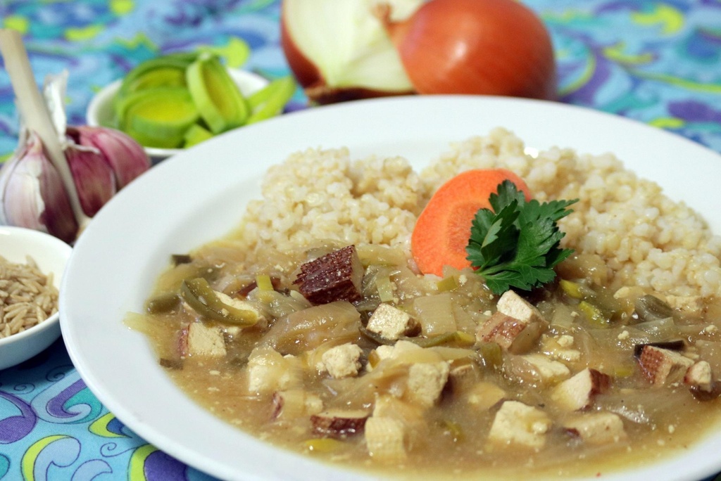 gulas_s_tofu_a_ryzi-1