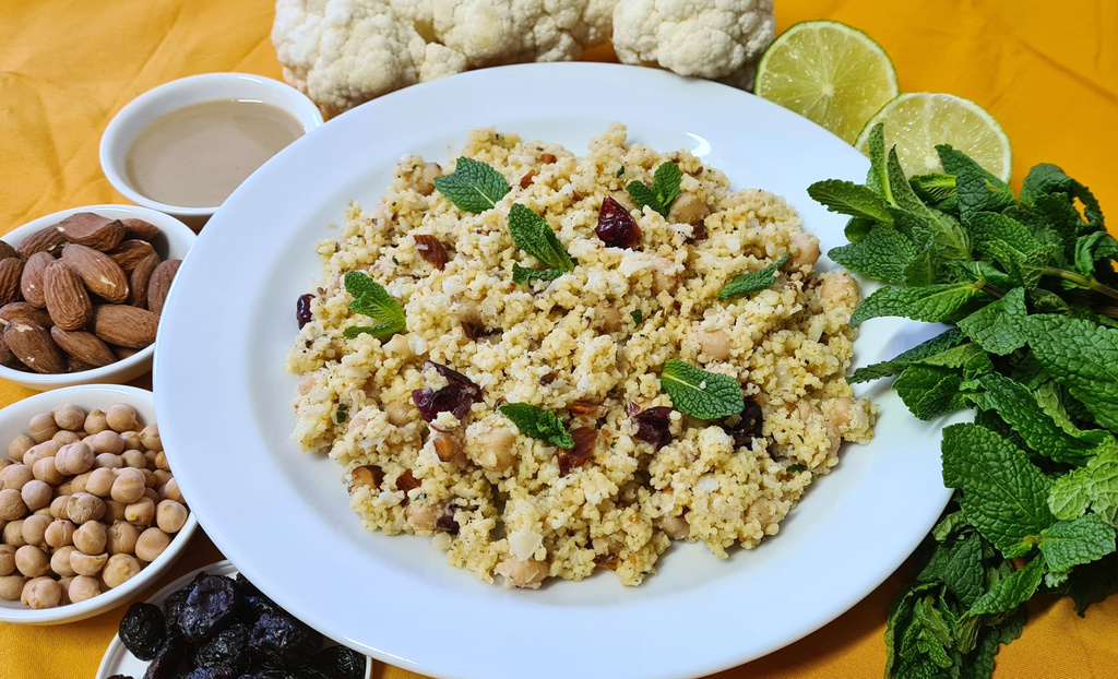 květákový tabouleh s tahini zálivkou