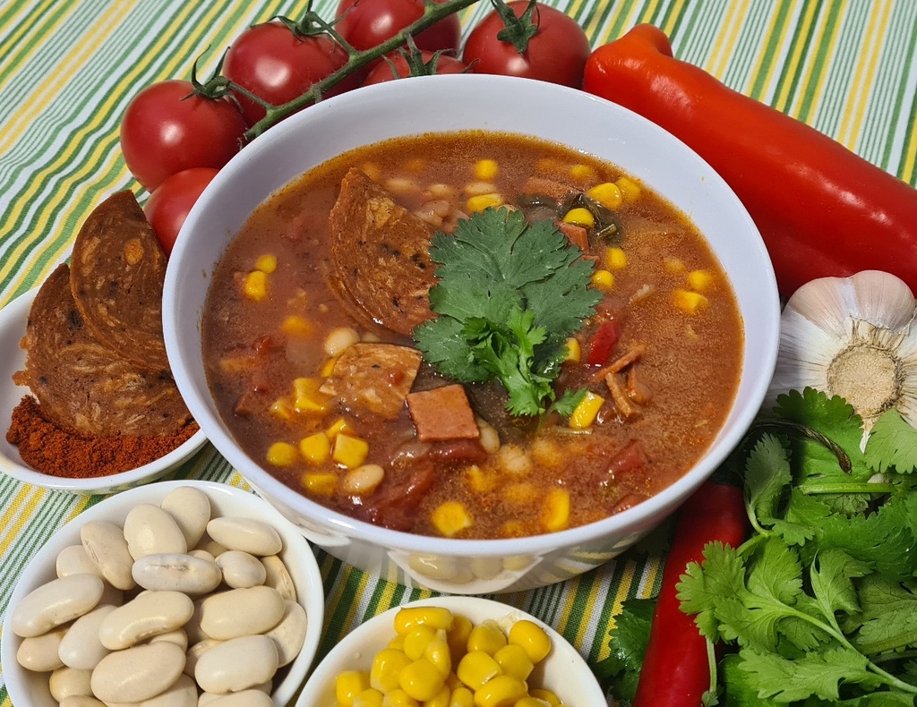 mexicka polevka s kukurici a vegan chorizem