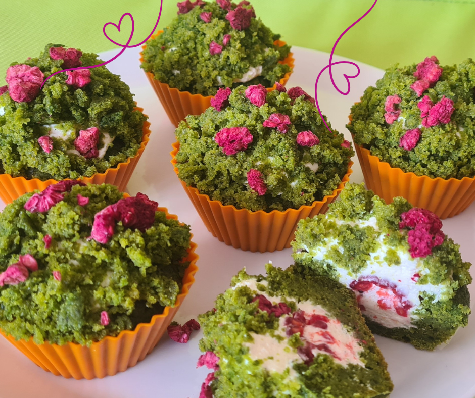 MECHOVÉ MUFFINY S MALINAMI A CITŔONOVÝM KRÉMEM